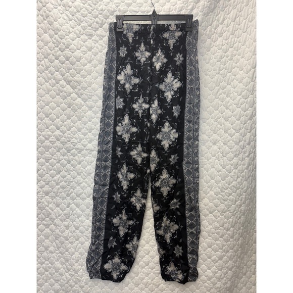 NWOT Lotus and Luna Black and Gray Floral Pants - Picture 2 of 10